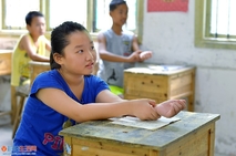 爱心妈妈和她的留守孩子们