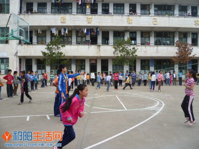 潘市中心小学大课间操——跳绳